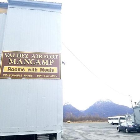 Valdez Airport Mancamp Hotel Екстериор снимка